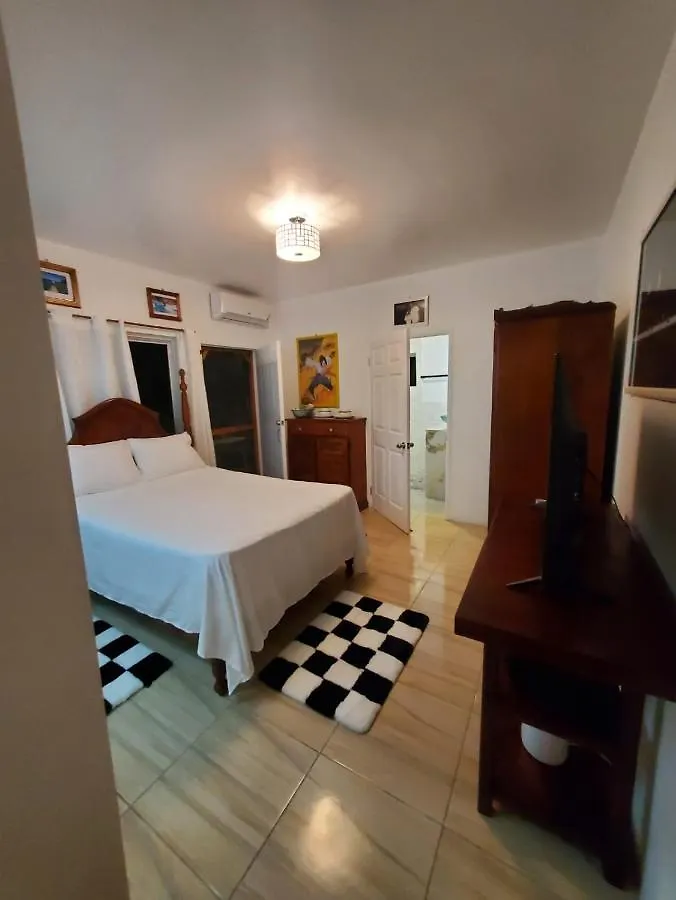 Homestay Centrally Located Room - 5 Port Antonio