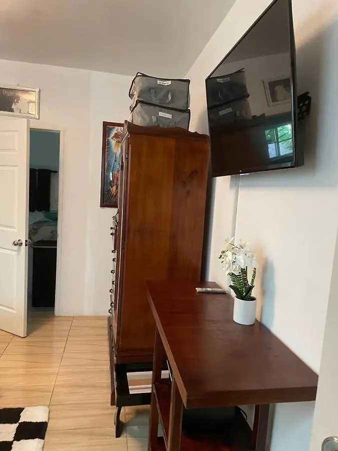 Centrally Located Room - 5 Port Antonio