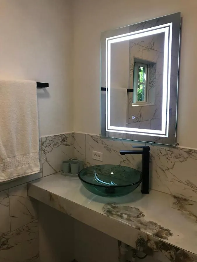 Privatunterkunft Centrally Located Room - 5 Port Antonio